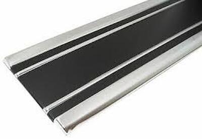 1969-72 Chevrolet Blazer Lower Bed Molding, Front, (Blazer only) L/H, Black Photo Main